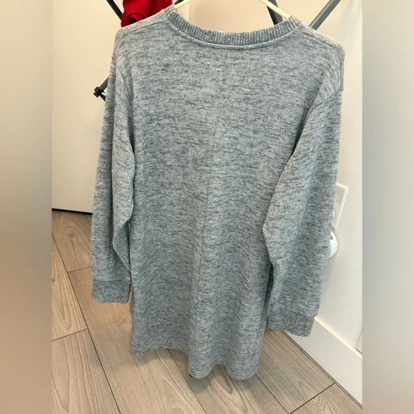 Zara Gray Sweater with Pearl Accents - Picture 2 of 2
